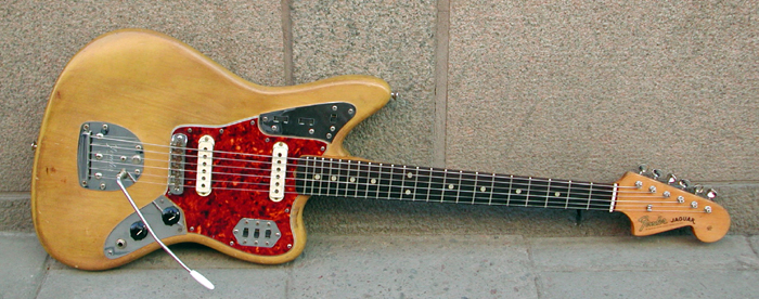 http://www.vintage-guitars.se/1965_Fender_Jaguar_refin_natur.jpg