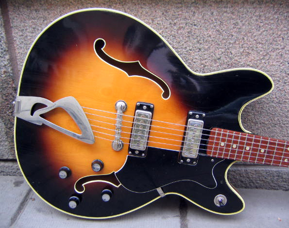 1965_Hagstrom_Viking_I_646140_front.jpg
