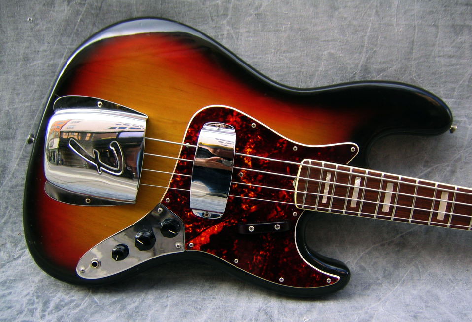 1973_Fender_Jazz_Bass_408453_front.jpg